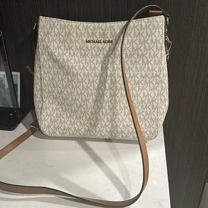 Michael Kors cross body bag, medium size
